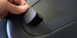 Зачем нужна заглушка на козырьке панели приборов