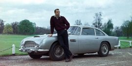 Aston Martin DB5 Джеймса Бонда ушёл с молотка за 6,3 млн долларов