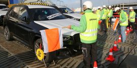 Европейские активисты демонстрируют негативное отношение к внедорожникам