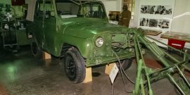 УАЗ-469: автомобиль с двумя рулями