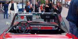 Участники ежегодного ралли ретромашин «Ночная Москва»-2019